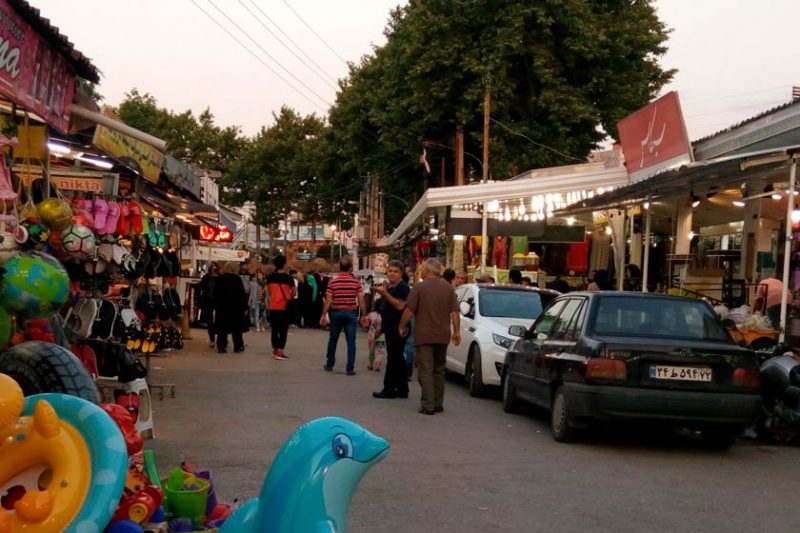 بازار محلی رویان